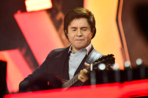 Xororó, da diupla com Chitãozinho, durante show em Barretos