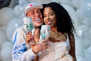 MC Daniel faz chá revelação de seu primeiro filho, ao lado da namorada, Lorena