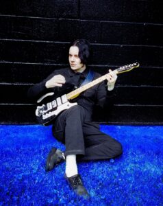 Jack White durante bastidores de fotos de divulgação de sua turnê em 2024