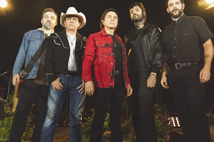 A banda Fresno junto à dupla Chitãozinho e Xoxoró