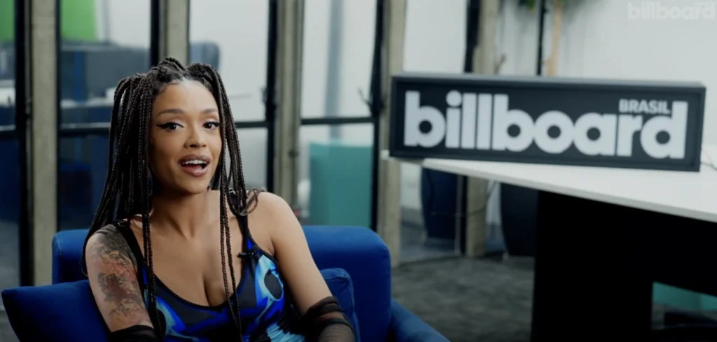 Billboard Descobre: Aísha 1 aisha billboard descobre