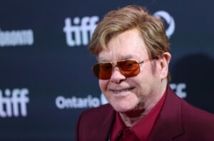 O cantor britânico Elton John