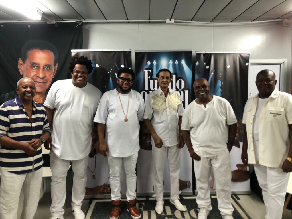 'Sempre comemos pela beirada', diz Sereno, do Fundo de Quintal, aos 84 anos 1 fdq