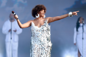 Luedji Luna abriu o Palco Sunset (Roberto Filho/Brazil News)