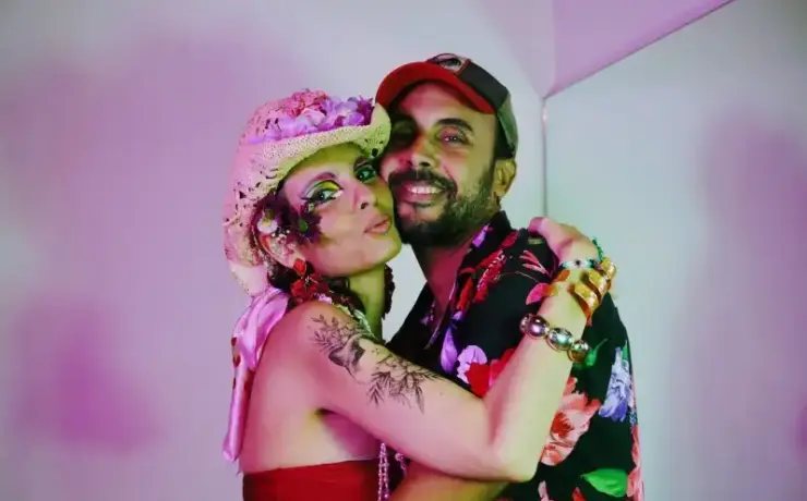 A cantora Mãeana e o guitarrista e produtor Bem Gil