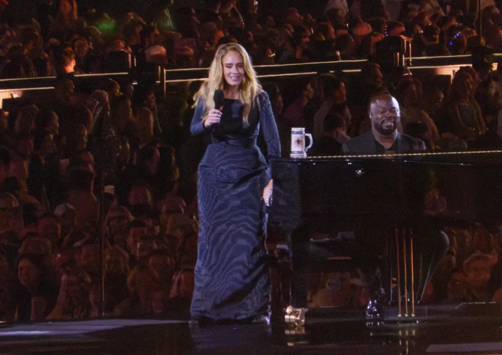 Por que Adele, Kanye West e outros artistas estão bloqueados pelo You Tube 1 2024 08 02T193643Z 243355975 MT1CVMD54002654 RTRMADP 3 COVER IMAGES