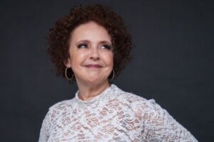 Fabiana Lian é cantora, empreendedora musical e produtora artística de shows internacionais desde 1995 (Acervo Pessoal)