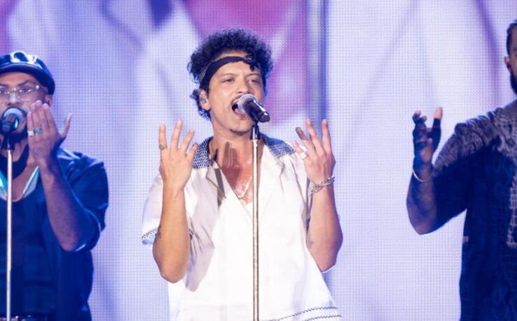 Bruno Mars tem brilhado no Brasil (Brazil News)