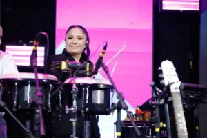 Mari Fernandez em casamento de João Gomes