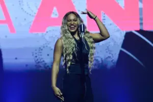 Rebeca Andrade sobe ao palco do Potências (Eduardo Martins / Brazil News)