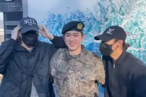Jinyoung deixa o exército sul coreano