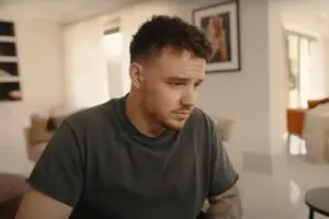 O cantor Liam Payne em vídeo para o YouTube