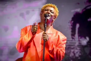 Liniker no primeiro show da turnê de 'Caju', em São Paulo