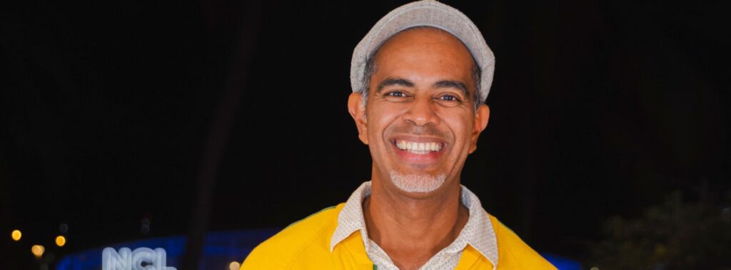 O cantor Jair Oliveira, o Jairzinho