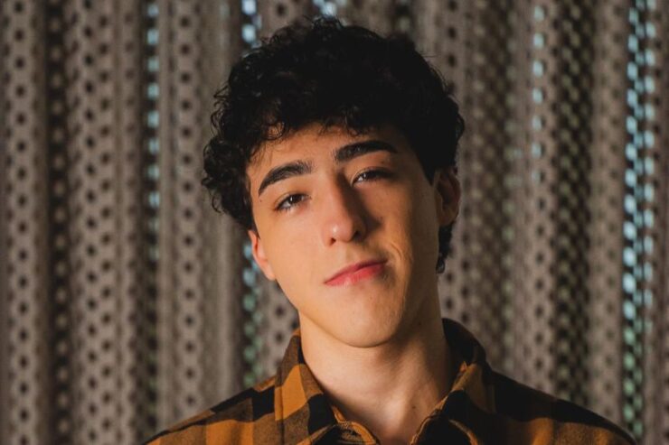 Veja a letra de 'Versões', novo single de Enzo Rabelo - Billboard Brasil