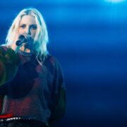 Emily Armstrong, vocalista do Linkin Park, no show em São Paulo