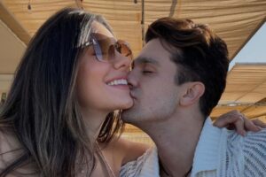 O cantor Luan Santana e sua mulher Jade Magalhães