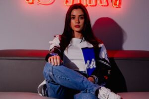 A cantora Isadora Pompeo