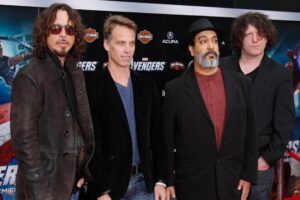 Chris Cornell, Matt Cameron, Kim Thayil e Ben Shepherd