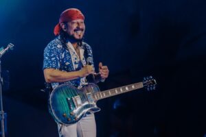 Bell Marques é só alegria em Salvador A rainha Marrom recebe homenagens no Festival de Verão de Salvador. Crédito: Sercio Freitas/@serciofreitas