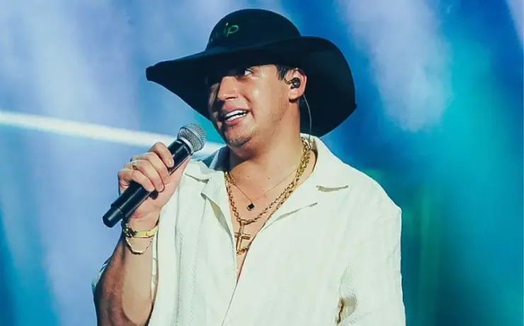 O cantor Natanzinho Lima