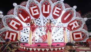 Escolas de samba do Rio ensaiam na Sapucaí