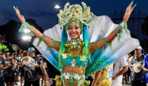 Sabrina Sato é rainha de bateria da Vila Isabel desde 2011