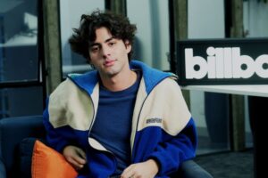 O cantor Lucas Pretti