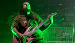 Reginald 'Fieldy' Arvizu, do Korn