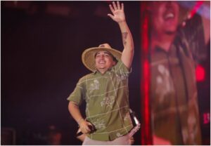 João Gomes no Marco Zero, em Recife (Reprodução/Instagram)