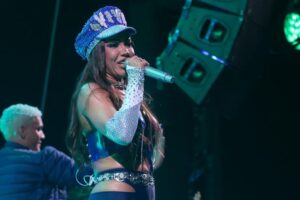 A cantora Viviane Batidão