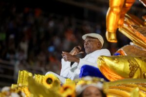 Milton Nascimento no desfile da Portela 2025REUTERS_Pilar Olivares)