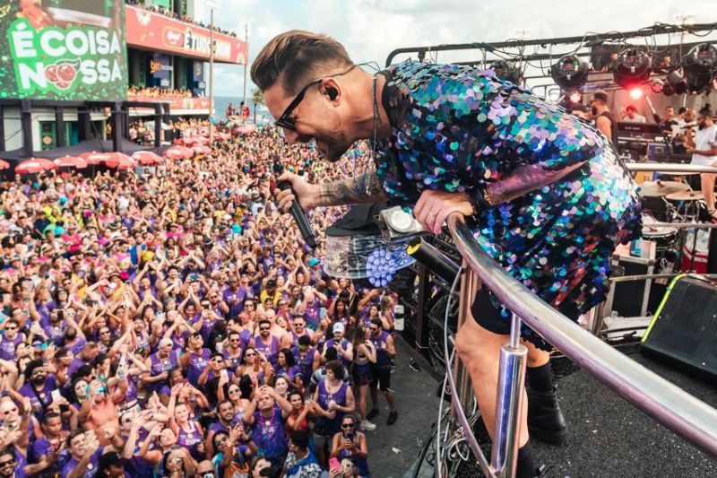 Vocalista da Banda Eva anuncia carreira solo