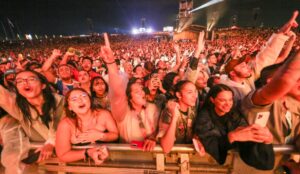 Público encarou chuva no primeiro dia para curtir o show da Olivia Rodrigo (Sidinei Lopes/@observadordaimagem)