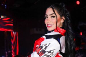 A cantora MC Mirella