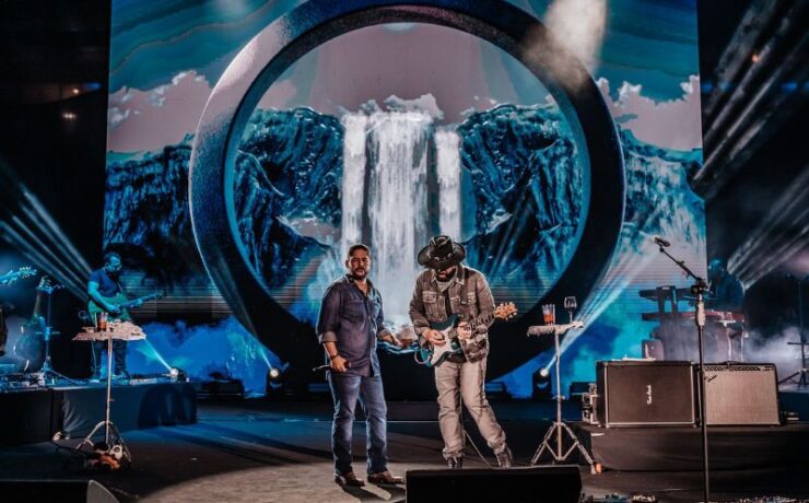 Jorge e Mateus no show da turnê especial de 20 anos (Divulgação)