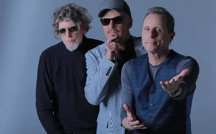 Sérgio Britto (no centro), Branco Mello e Tony Bellotto, dos Titãs (Tony Santos/Divulgação)