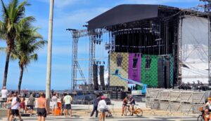 Agitação Lady Gaga em Copacabana (Dan Delmiro Agnews) (1)