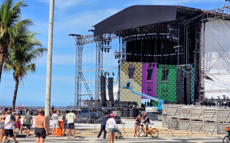 Agitação Lady Gaga em Copacabana (Dan Delmiro Agnews) (1)