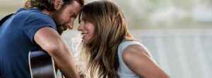 Lady Gaga e Bradley Cooper atuam no filme Nasce Uma Estrela (divulgação)