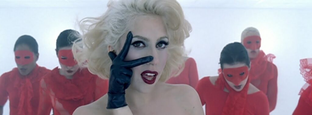 Lady Gaga no clipe de 'Bad Romance'(divulgação)