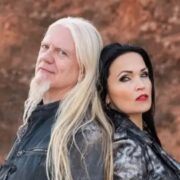 Os vocalistas Marko Hietala e Tarja Turunen (divulgação)