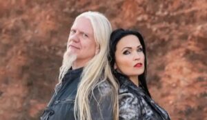 Os vocalistas Marko Hietala e Tarja Turunen (divulgação)