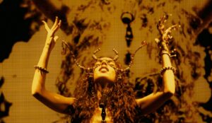 Marina Sena na turnê 'Coisas Naturais'(divulgação)