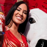 Isabelle Nogueira posa com Brahma para o Festival da Cunhã (Divulgação)