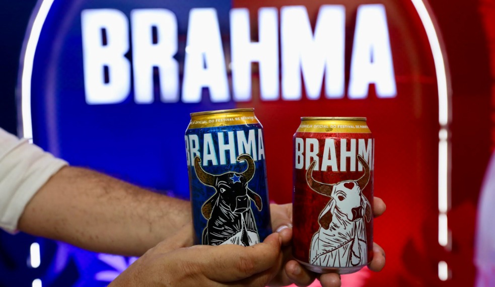 Latas em homenagem aos bois Caprichoso e Garantido (Divulgação)