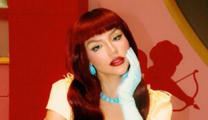 VIVI no clipe 'Banquete'(João Victor Mourra)