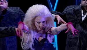 Lady Gaga faz performance zumbi no Tudum 2025 (Reprodução/YouTube)