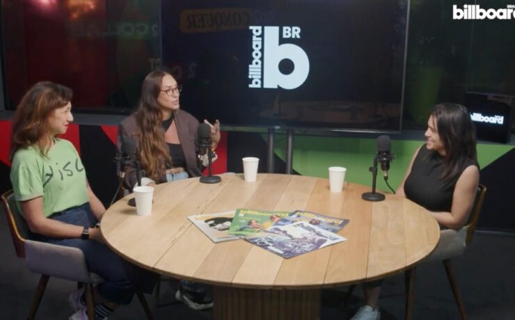 Alana Leguth, sócia-diretora da Kondzilla e idealizadora do Hervolution, e as entrevistadoras Claudia Assef e Camila Zana (Reprodução/YouTube)