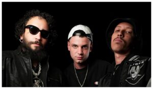 O rapper FBC ao lado dos produtores Pepito e Coyote Beatz (Renan 1RG)